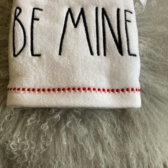 Rae Dunn Hand Towels - Picture 3 of 4